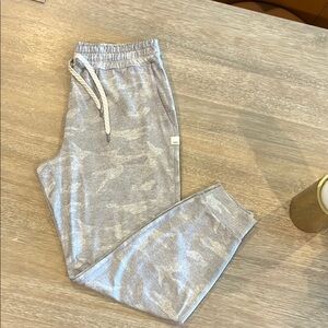Vuori Gray Sweatpants with Elastic Waistband and Tapered Ankles